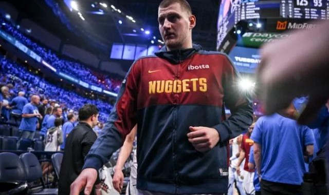 阵容深度糟糕令约基奇绝望 掘金冠军窗口正在关闭