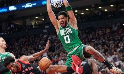 开云下载-不是只有防守铁壁 绿军正打出历史级的进攻效率