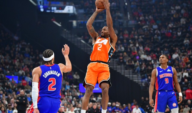 没想到吧？小卡34岁赛季场均得分奔向新高 特训一夏增加强投三分